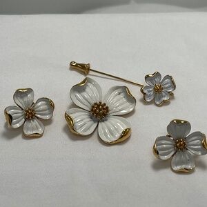 Trifari White and Gold Tone ,Dogwood Flower Pin, and Clip Earring Set